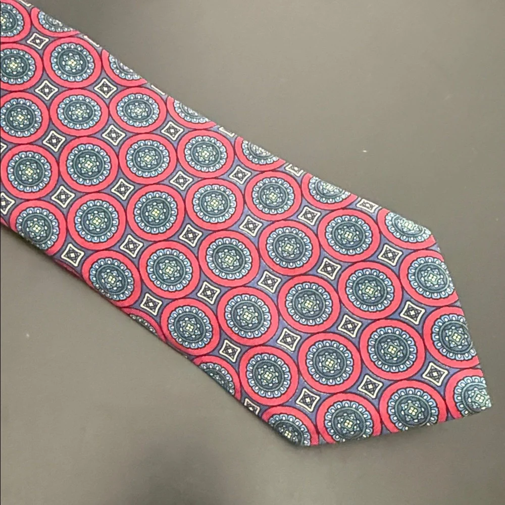 TOM JAMES 100% Silk Elegant Red and Blue Patterned Men's Tie